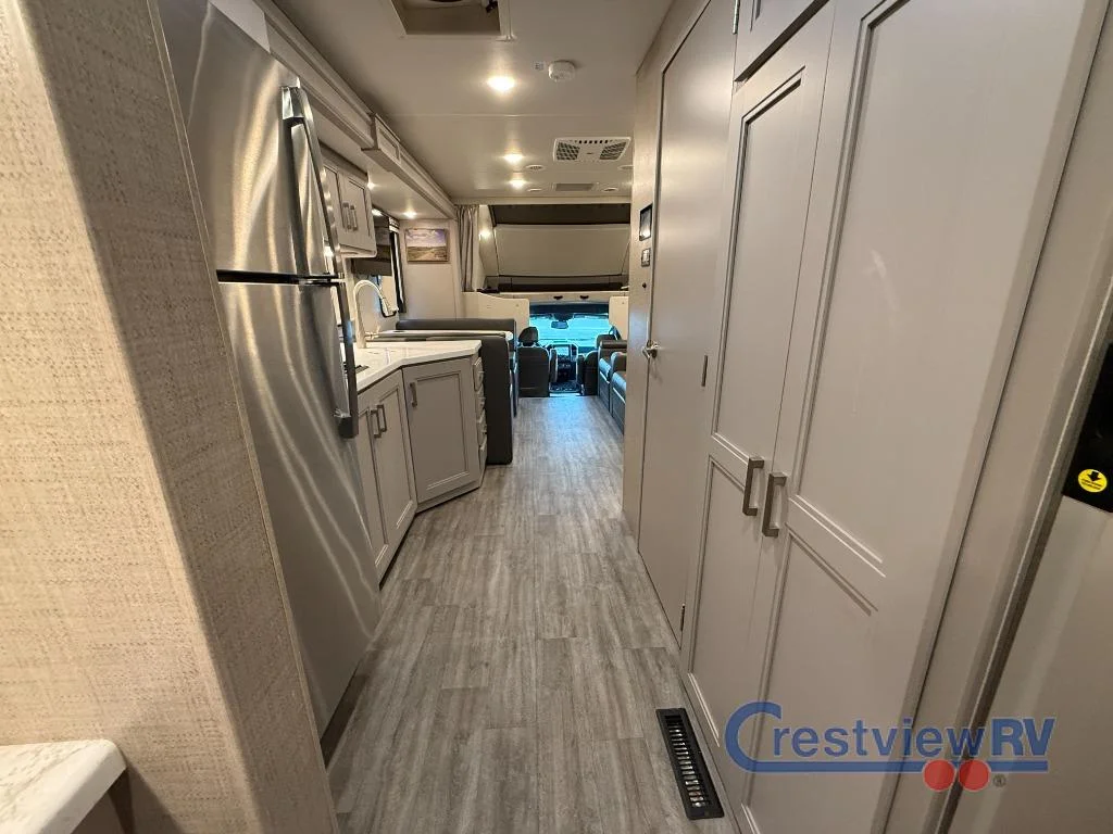 2024 Thor Motor Coach Magnitude XG32 photo 22