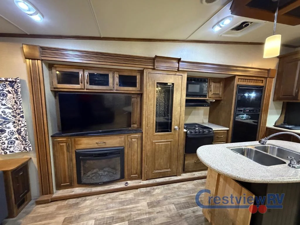 2015 Grand Design Reflection Fifth Wheel photo 18