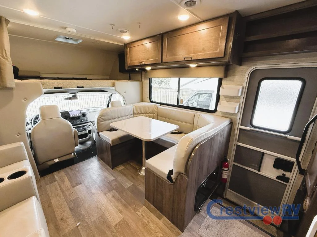 2025 Winnebago Minnie Winnie 26T photo 6