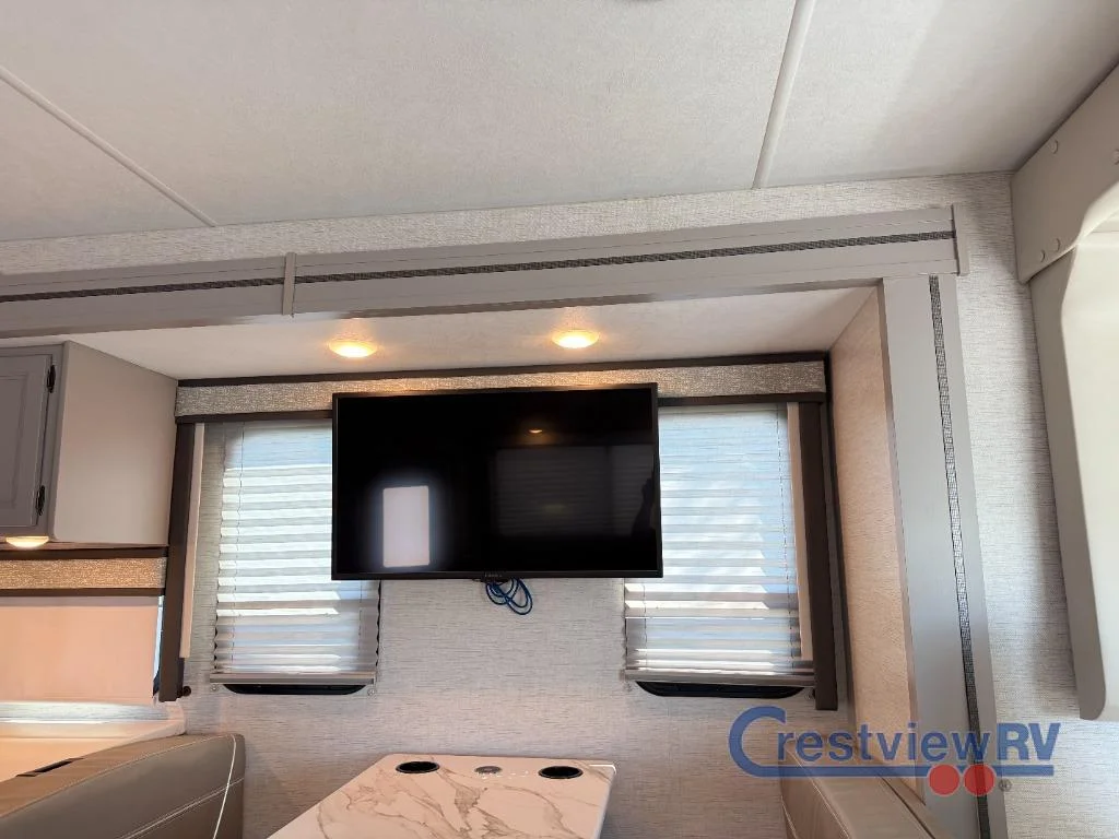 2024 Thor Motor Coach Resonate 32B photo 11