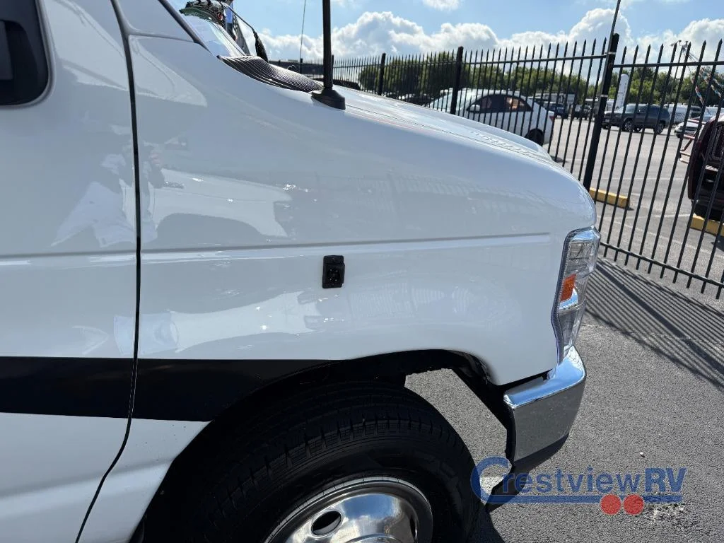 2025 Coachmen Leprechaun 220XG Ford 350 photo 24