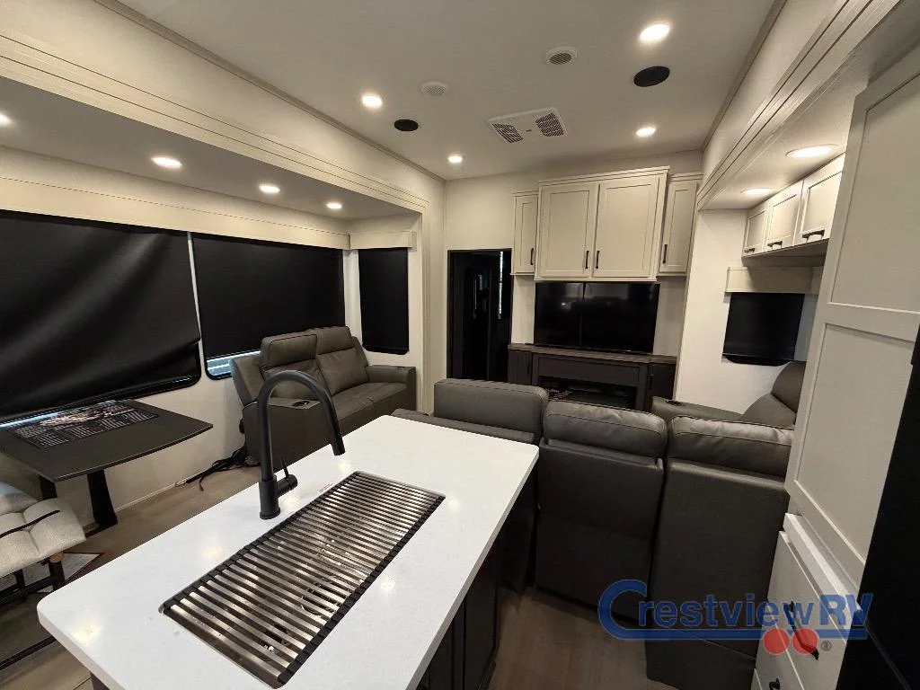 2026 Grand Design Momentum G-Class 394G photo 20