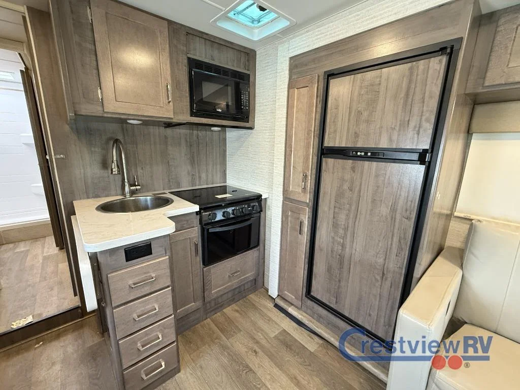 2025 Winnebago Minnie Winnie 26T photo 11