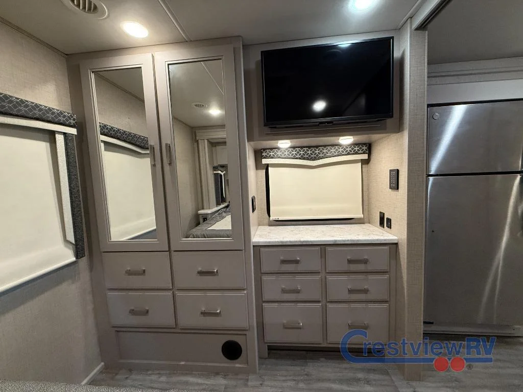 2024 Thor Motor Coach Magnitude XG32 photo 24