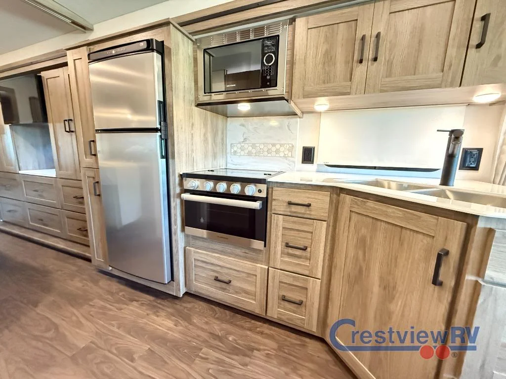 2026 Winnebago Sunstar 29V photo 13
