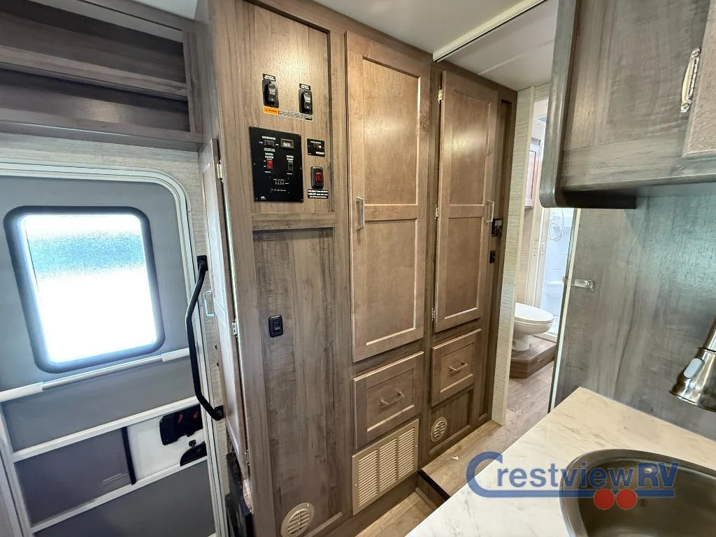 2025 Winnebago Minnie Winnie 26T photo 14