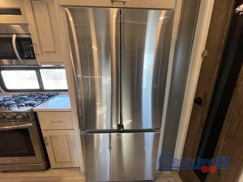 2021 Alliance RV Paradigm 370FB photo 18
