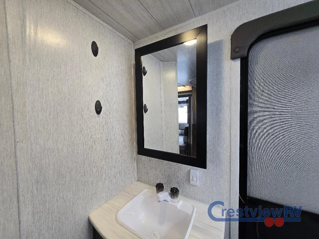 2022 Forest River Wildwood X-Lite 263BHXL photo 29