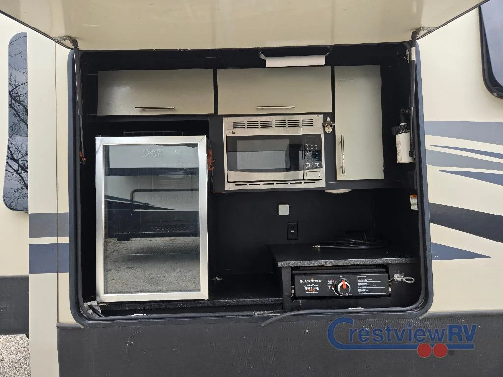 2018 Keystone Montana High Country 345RL photo 9