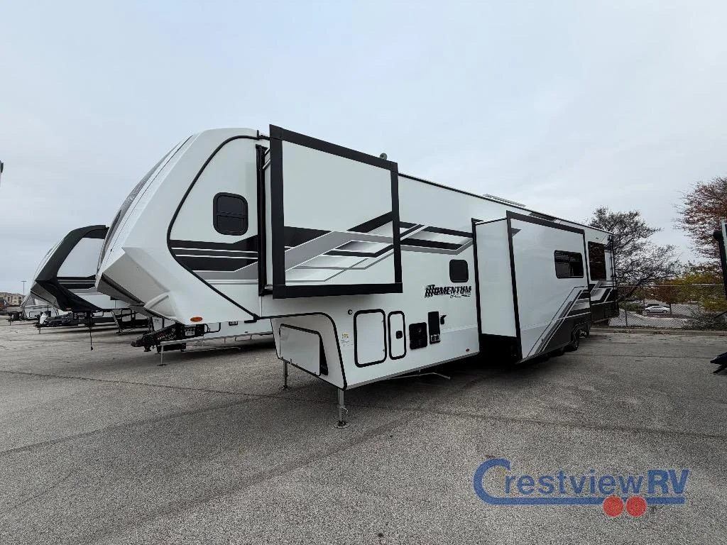 2026 Grand Design Momentum G-Class 394G photo 7