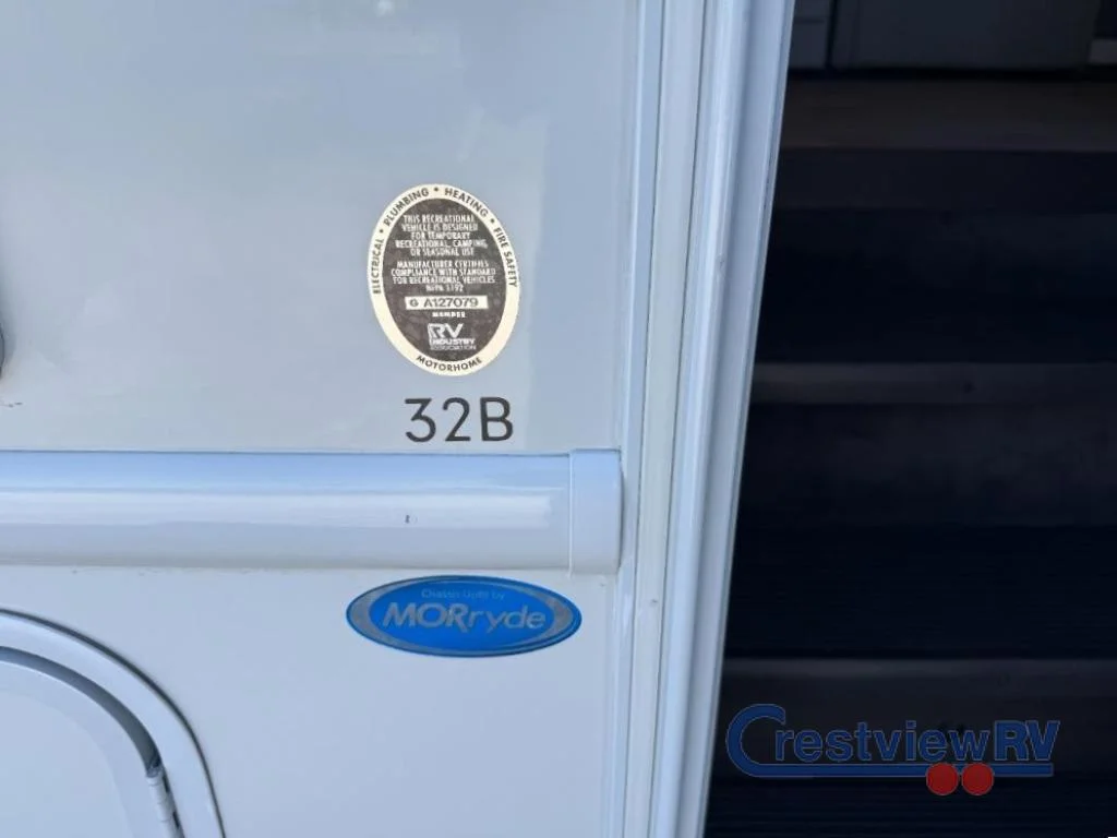 2024 Thor Motor Coach Resonate 32B photo 4