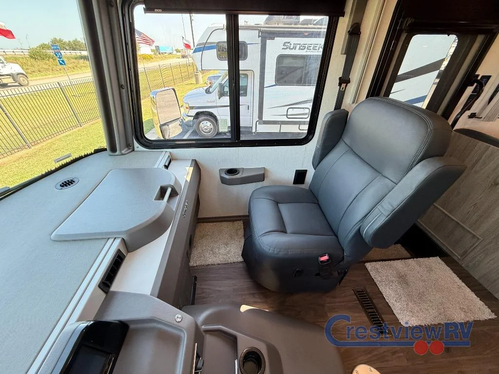 2026 Winnebago Sunstar 29V photo 22