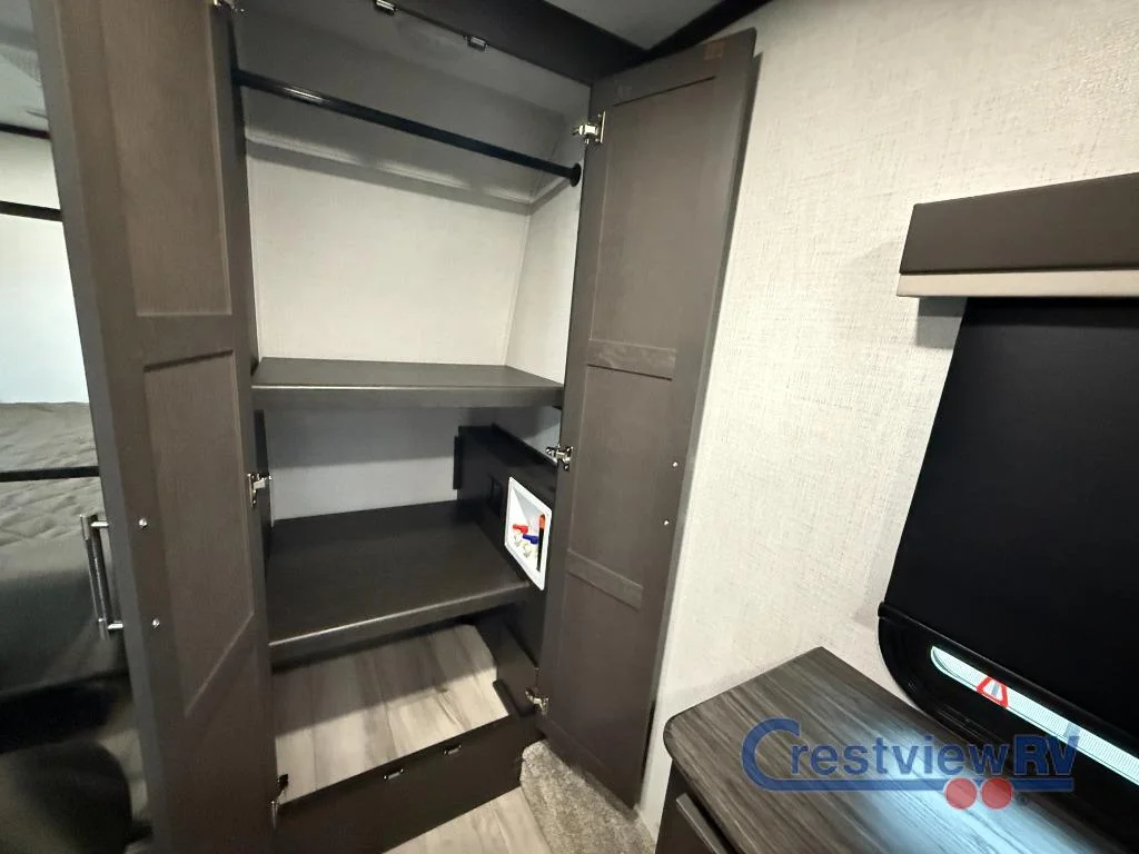 2026 Keystone RV Alpine Avalanche Edition 381DL photo 24