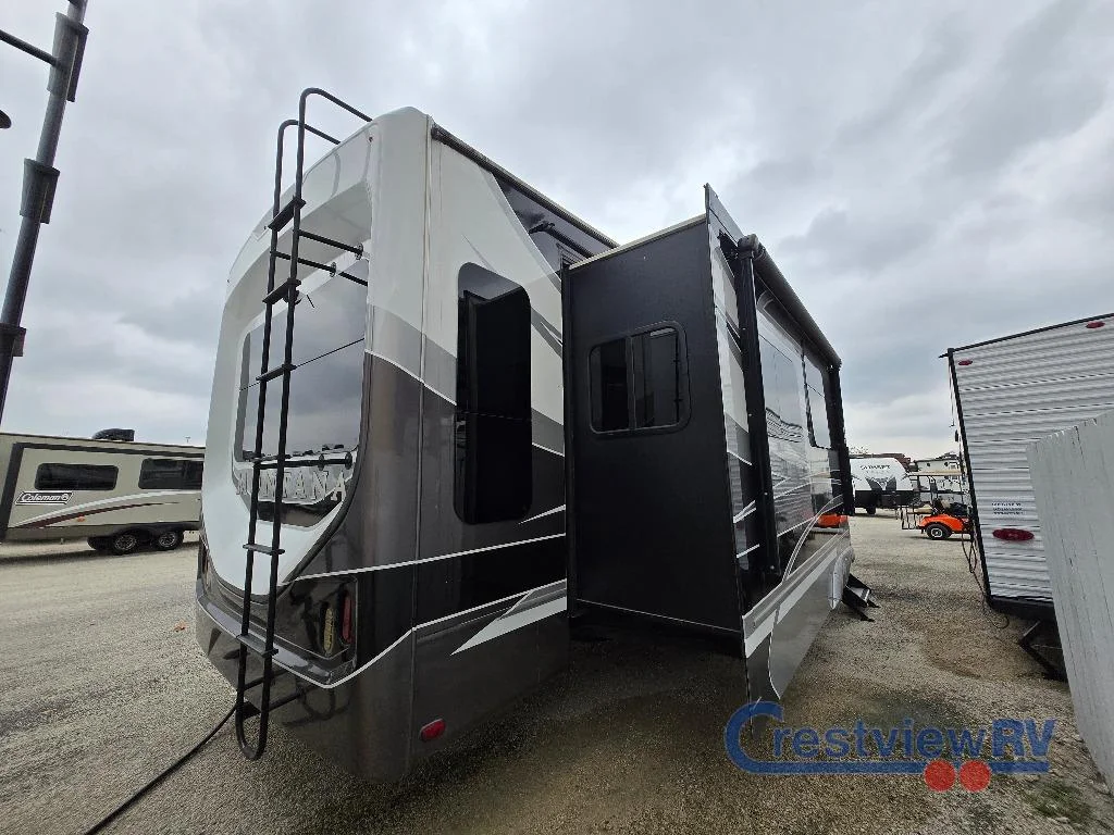2020 Keystone Montana 3720RL photo 4