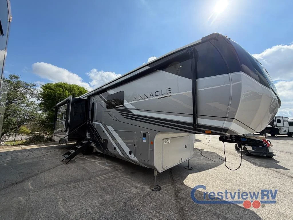 2026 Jayco Pinnacle 36FBTS photo 3