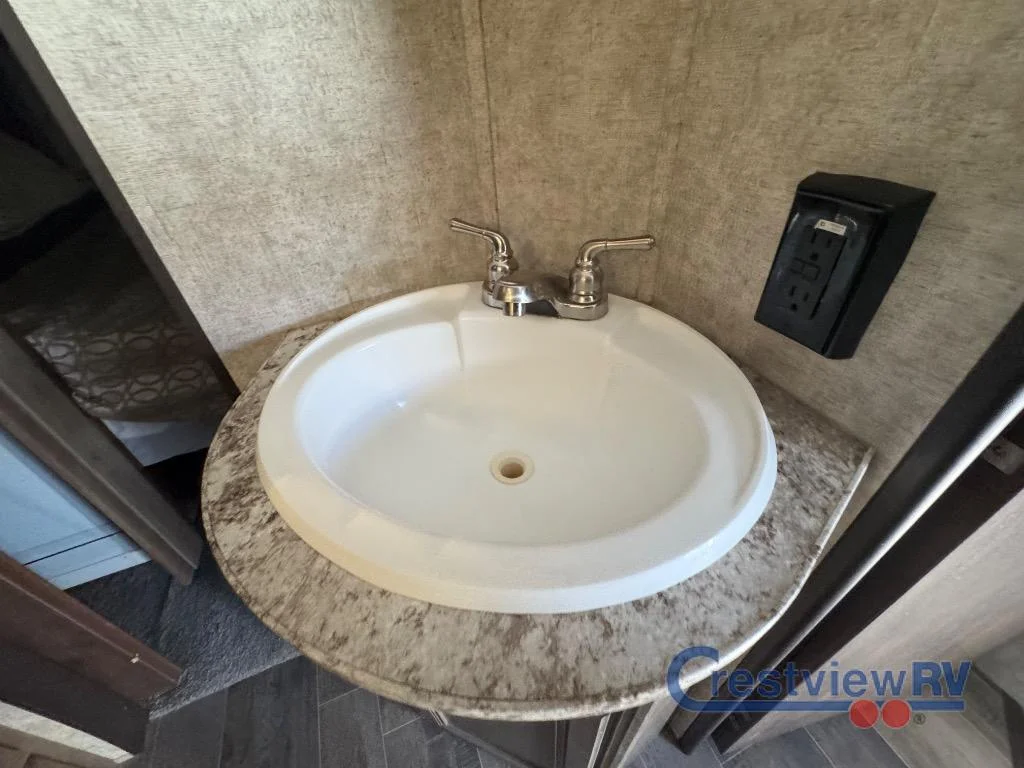 2017 Highland Ridge RV Open Range Roamer RF348RLS photo 27