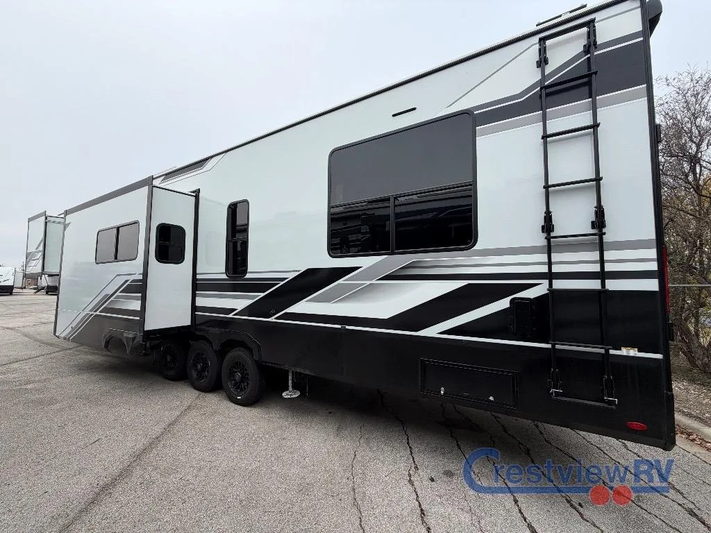 2026 Grand Design Momentum G-Class 394G photo 9