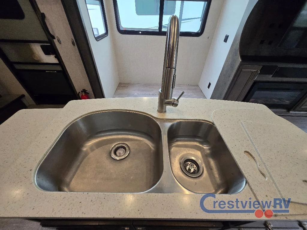 2018 Keystone Montana High Country 345RL photo 24