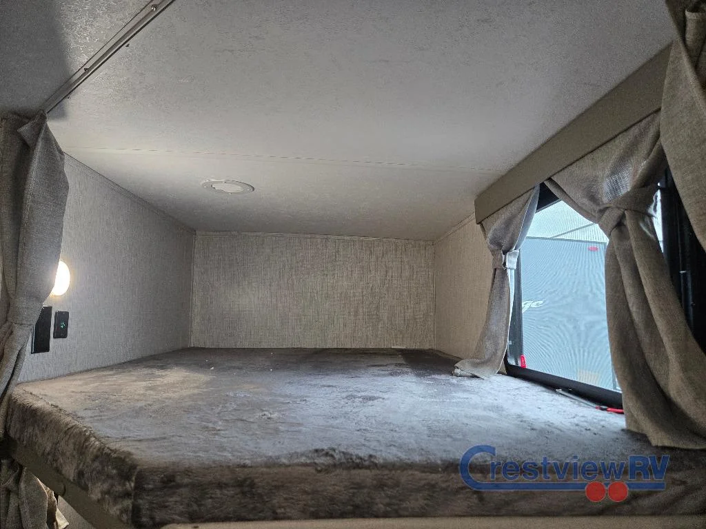 2023 Palomino SolAire 294DBHS photo 25