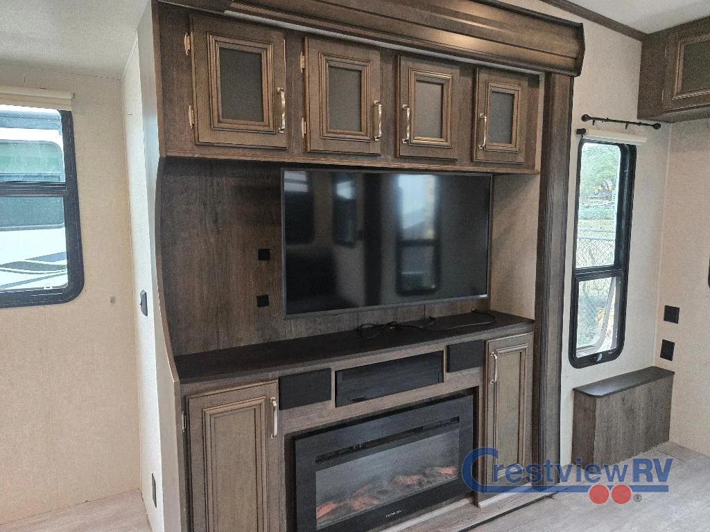 2018 Keystone Montana High Country 345RL photo 27