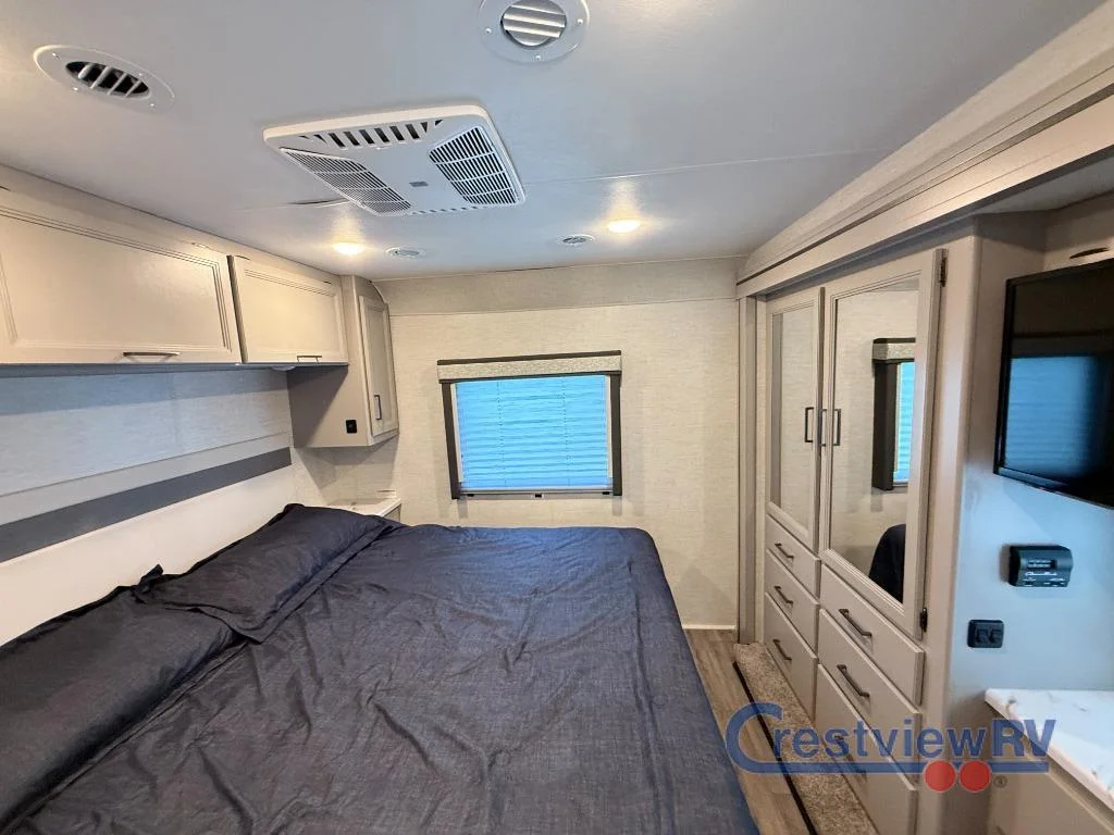 2024 Thor Motor Coach Resonate 32B photo 20