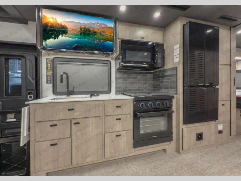 2026 Grand Design Lineage Series F 31ZW photo 4