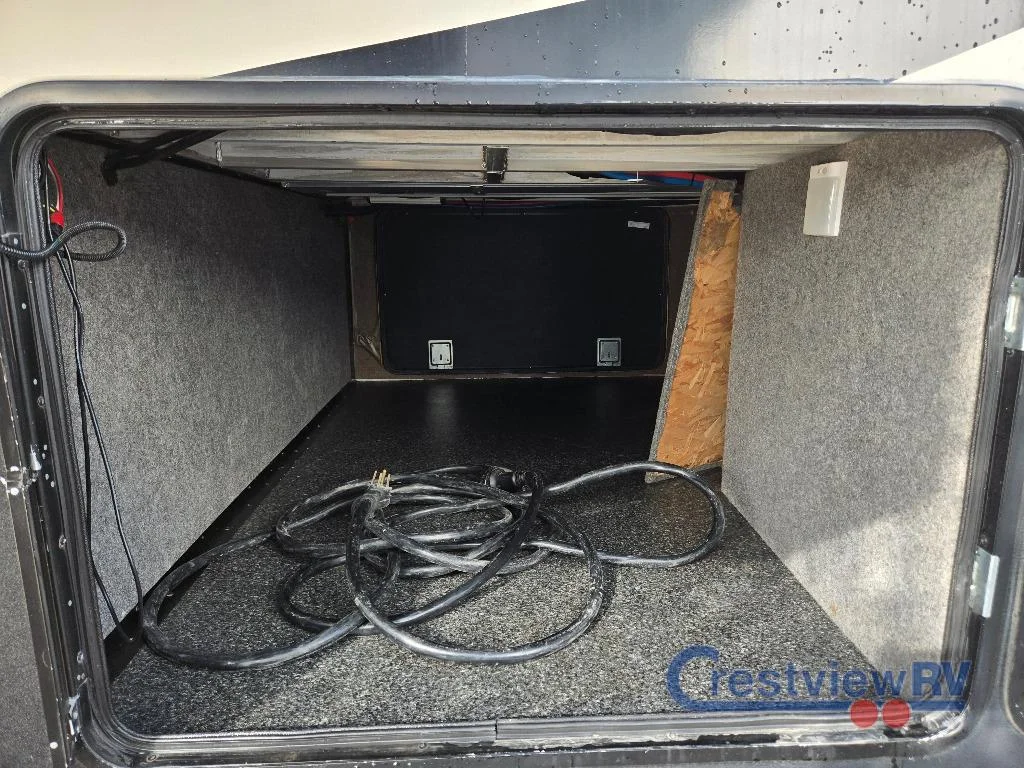 2017 VanLeigh RV Vilano 365RL photo 9