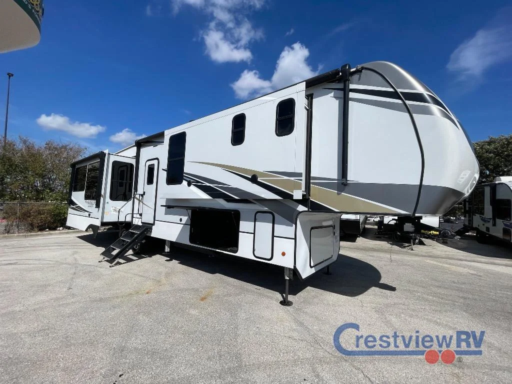 2021 Alliance RV Paradigm 370FB photo 4