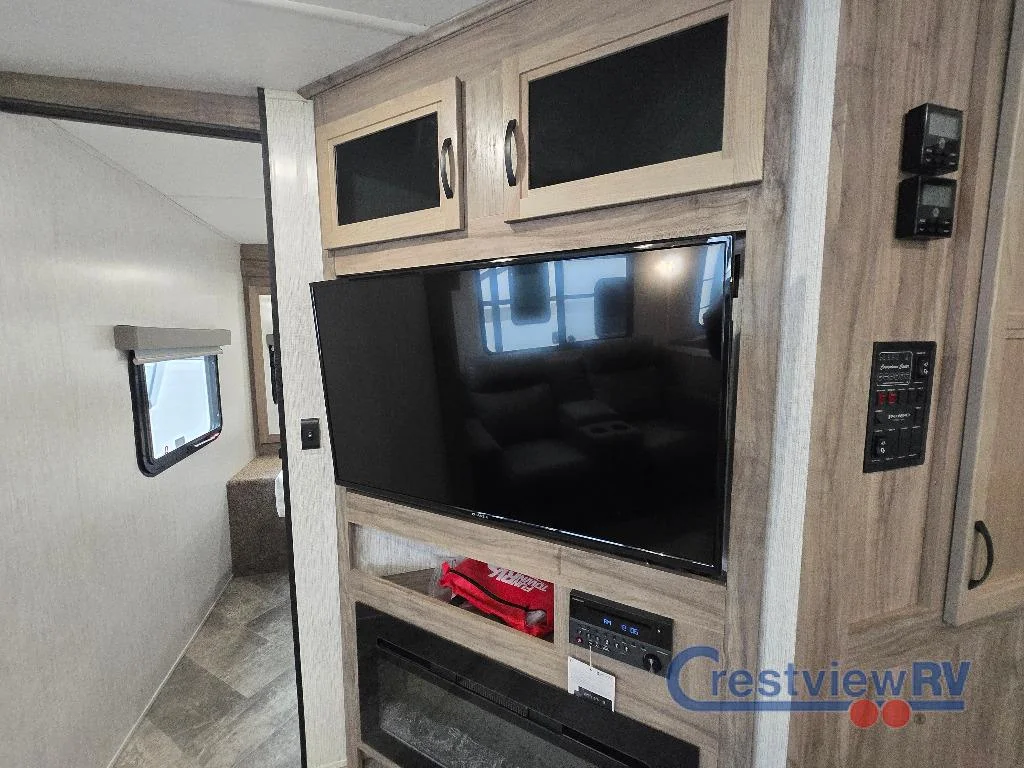 2023 Palomino SolAire 294DBHS photo 16