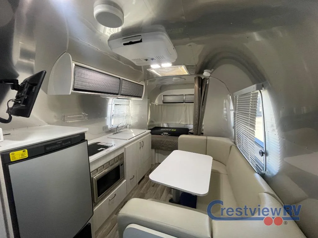2019 Airstream Sport 22FB photo 11