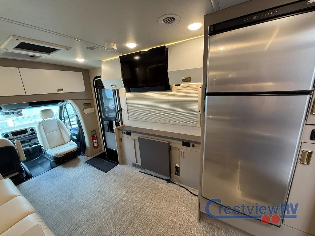 2025 Winnebago Navion 24T photo 8