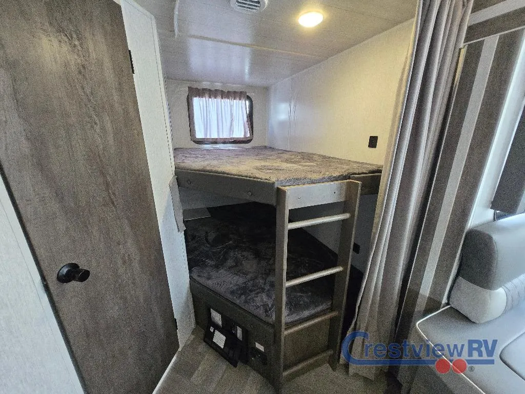 2022 Forest River Wildwood X-Lite 263BHXL photo 16