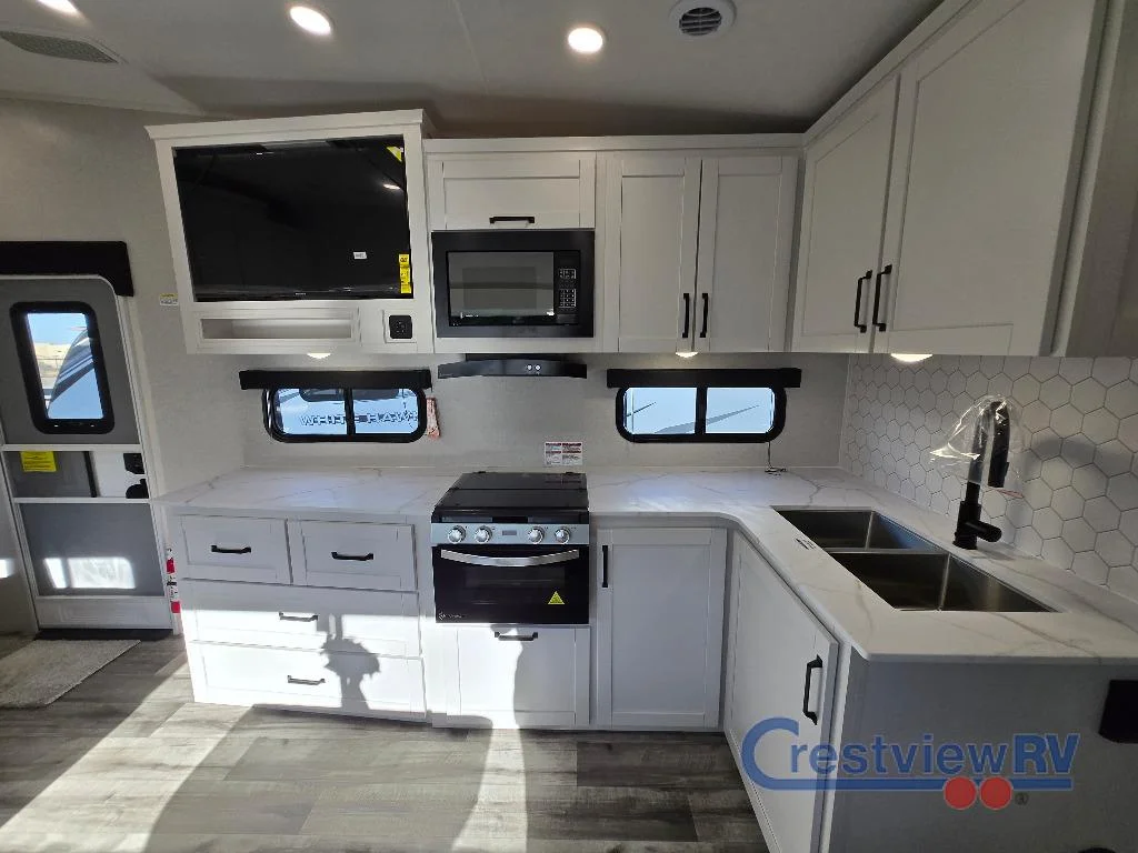 2026 Open Range RV Roamer Light Duty 28DBSS photo 15
