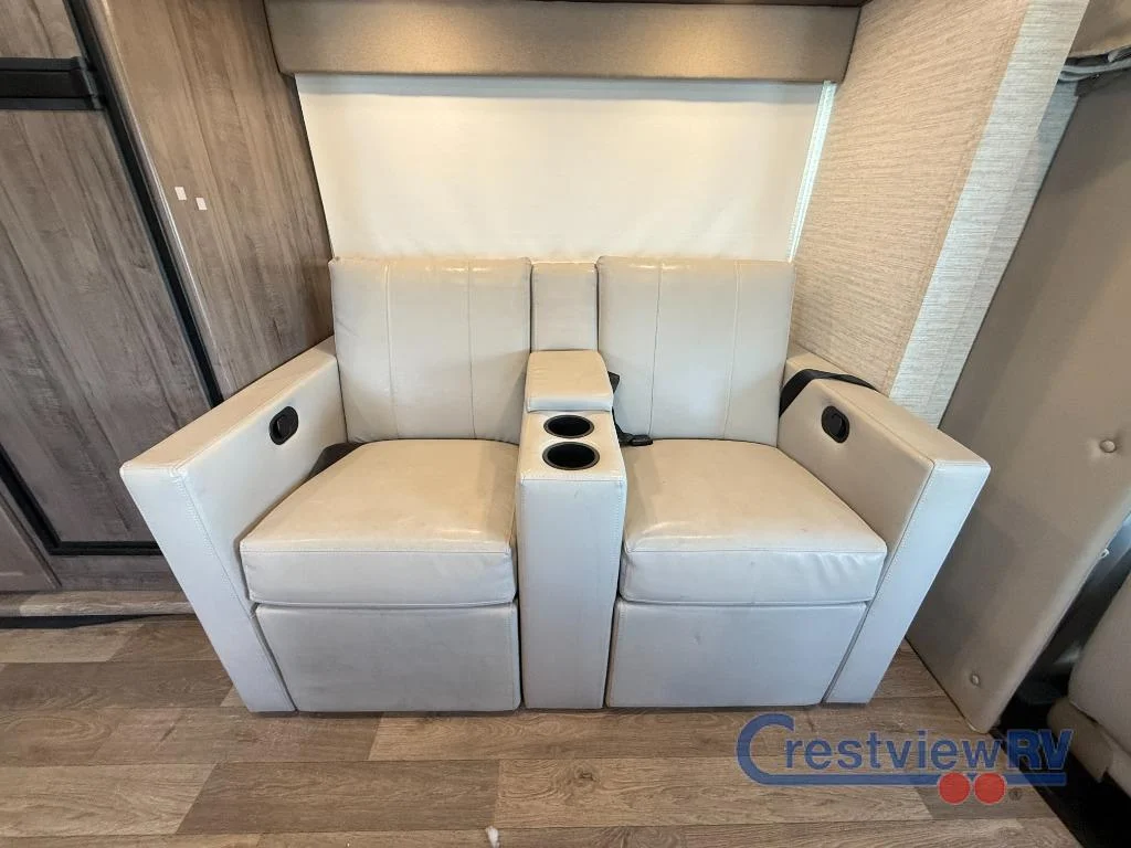 2025 Winnebago Minnie Winnie 26T photo 9