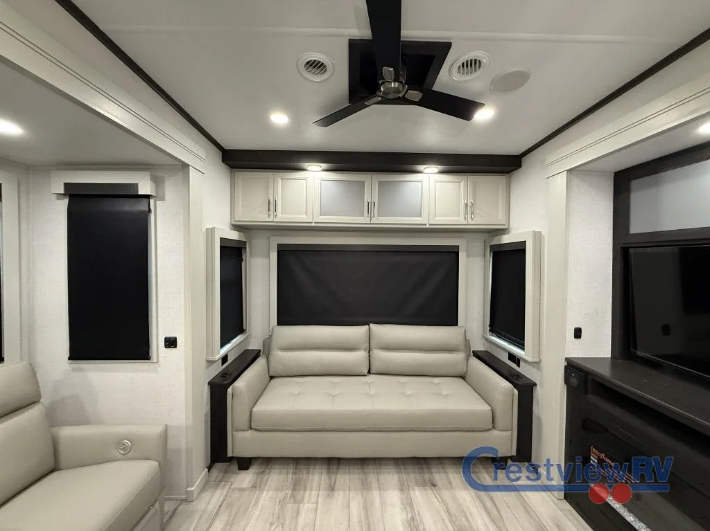 2026 Keystone RV Alpine 3303CK photo 9