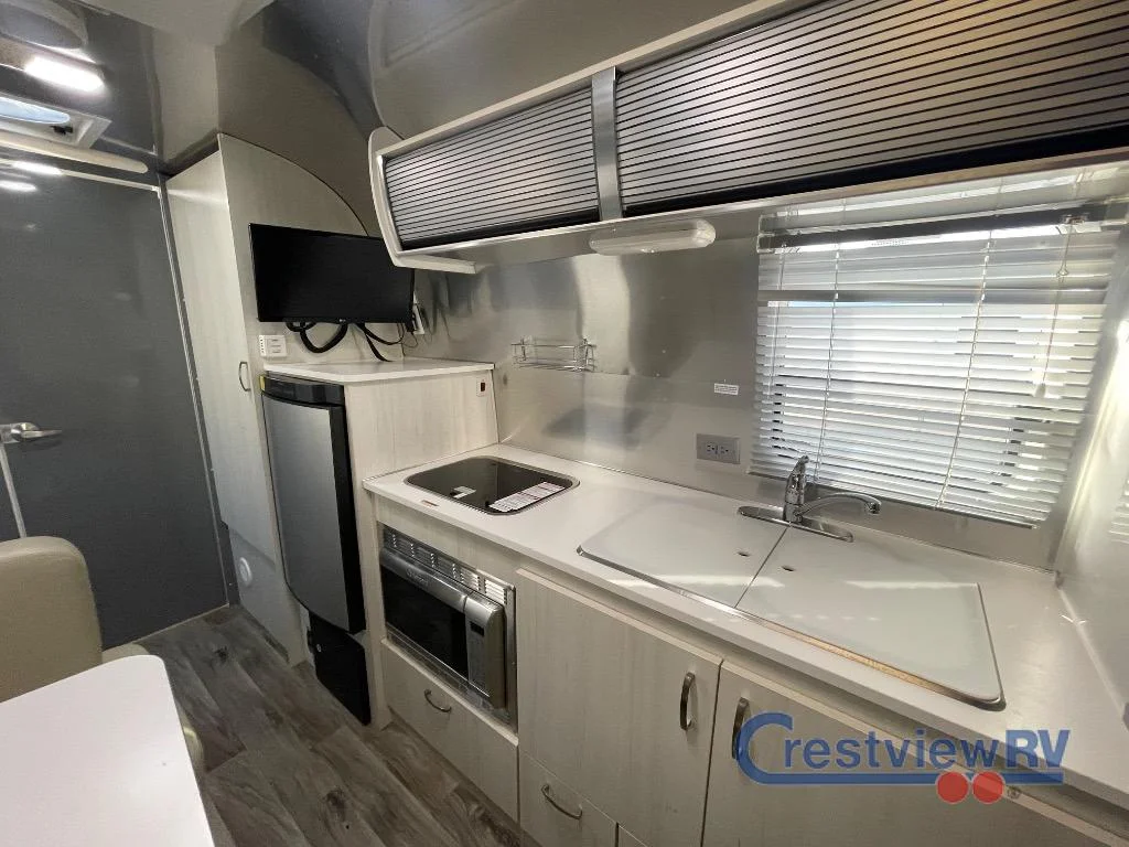 2019 Airstream Sport 22FB photo 15
