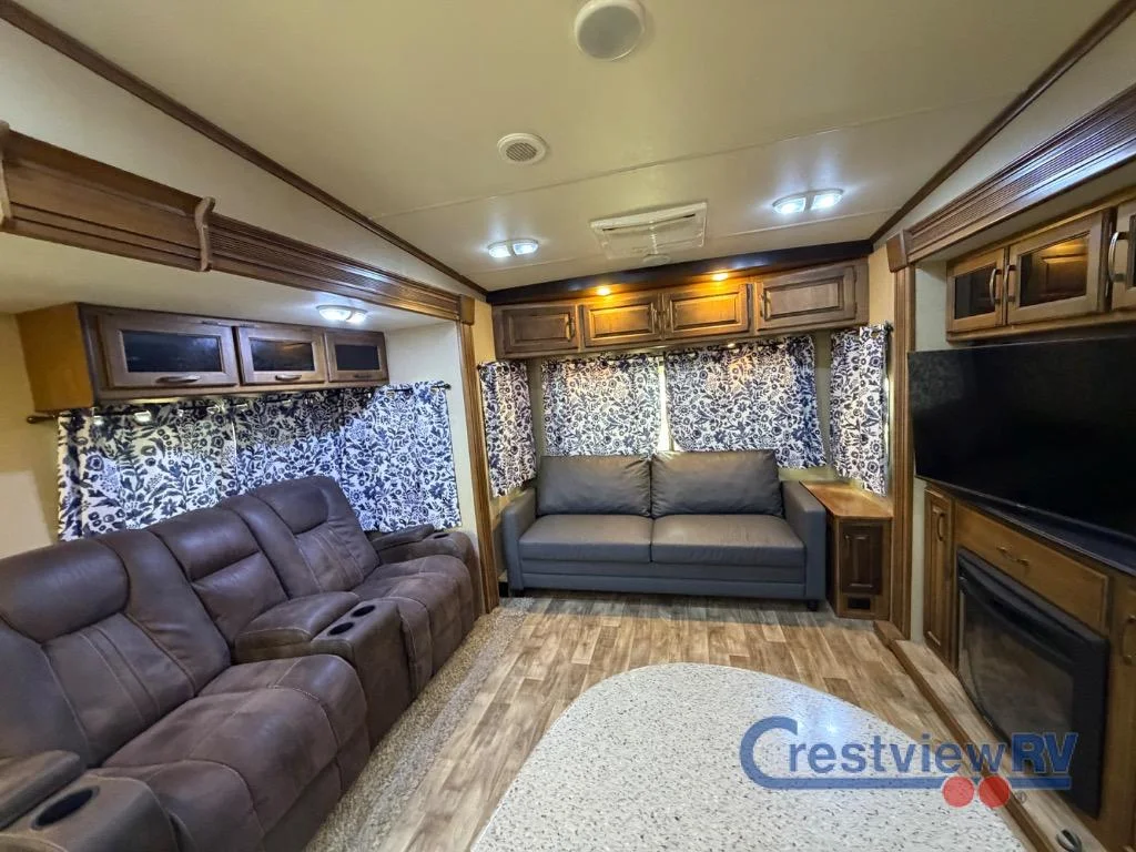 2015 Grand Design Reflection Fifth Wheel photo 15