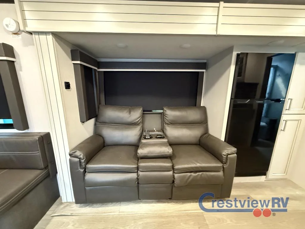 2024 Keystone Cougar Half-Ton 25RDS photo 8