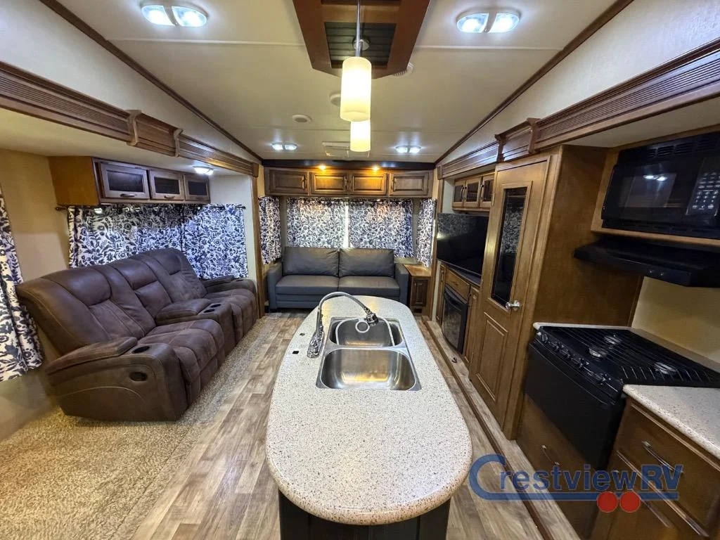 2015 Grand Design Reflection Fifth Wheel photo 13