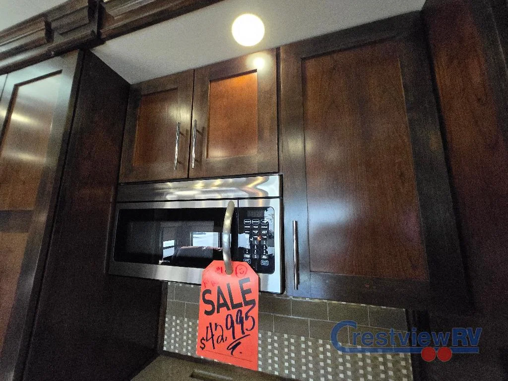 2017 VanLeigh RV Vilano 365RL photo 16