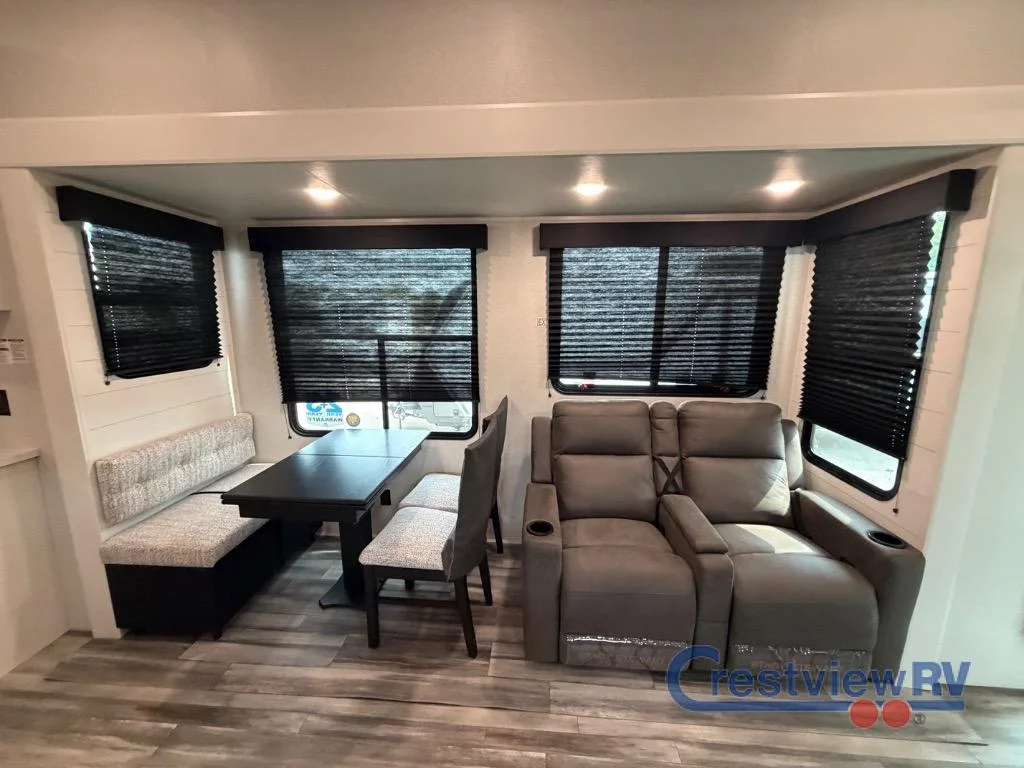 2026 Jayco Jay Flight Bungalow 404LOFT DS photo 15