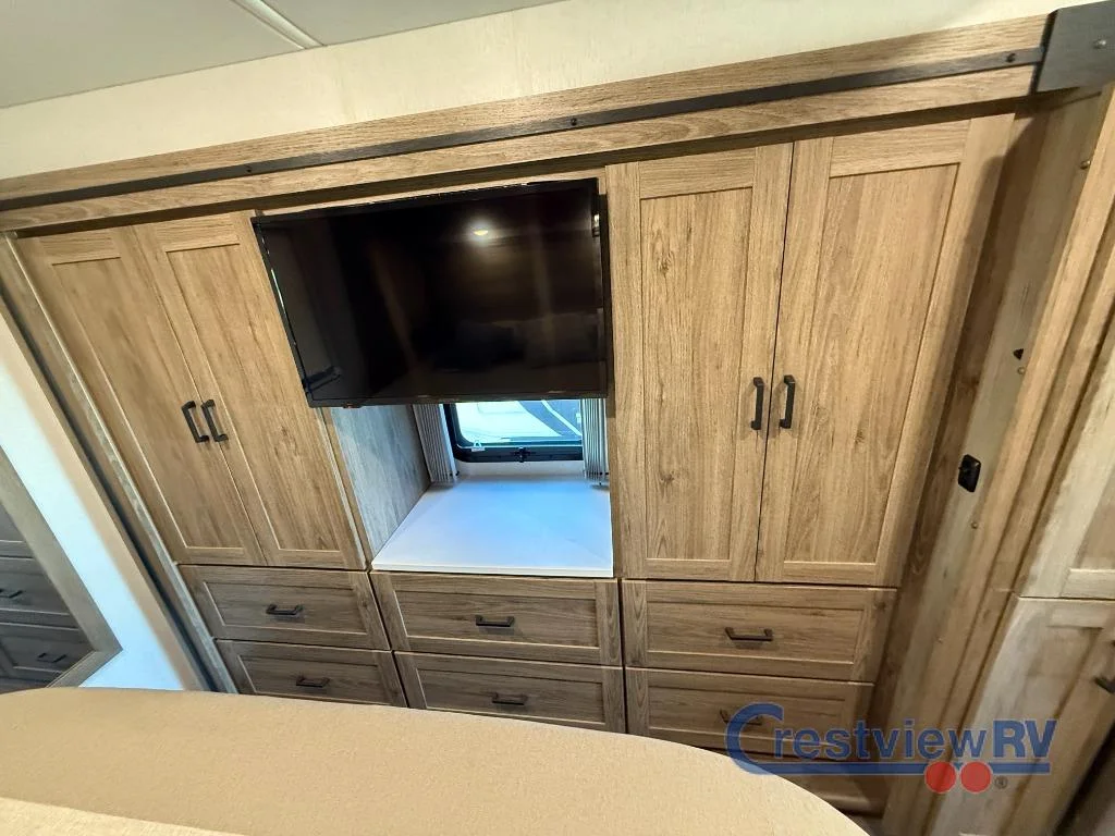 2026 Winnebago Sunstar 29V photo 15