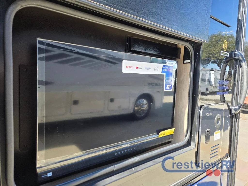 2026 Coachmen Entourage 340BH photo 9