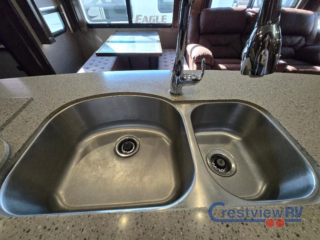 2017 VanLeigh RV Vilano 365RL photo 23