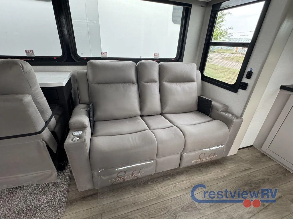 2026 Jayco North Point 381CKRE photo 15