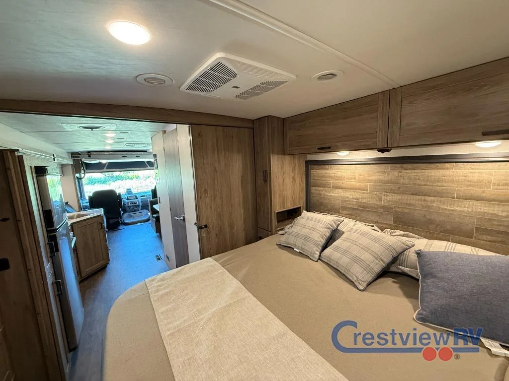2026 Winnebago Sunstar 29V photo 16