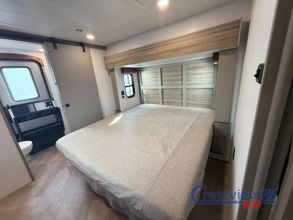 2026 Keystone RV Sprinter 3920DSL photo 18