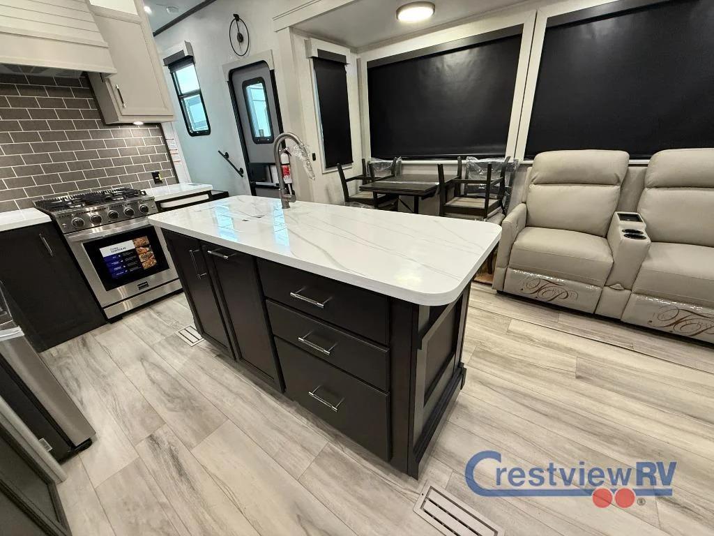 2026 Keystone RV Alpine 3303CK photo 17