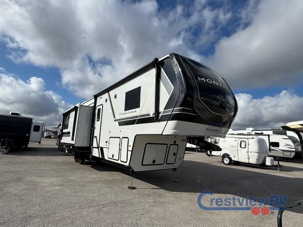 2026 Keystone Montana 3915TB photo 3