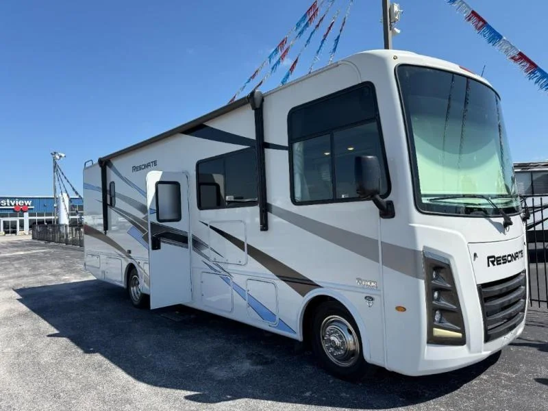 2024 Thor Motor Coach Resonate 32B thumb 1